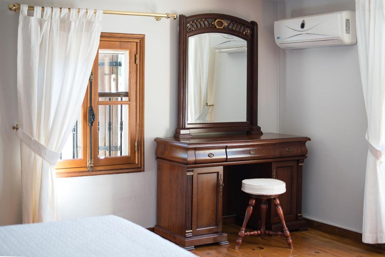 Mas Des Sentes Petit T1 Daire Nans-les-Pins Dış mekan fotoğraf
