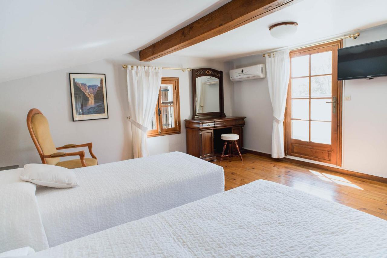 Mas Des Sentes Petit T1 Daire Nans-les-Pins Dış mekan fotoğraf