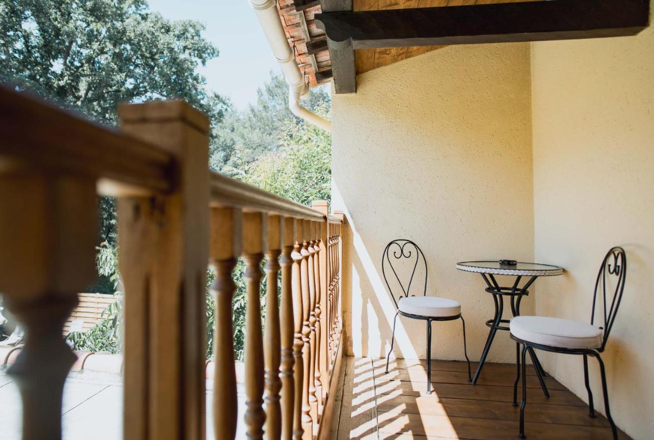 Mas Des Sentes Petit T1 Daire Nans-les-Pins Dış mekan fotoğraf