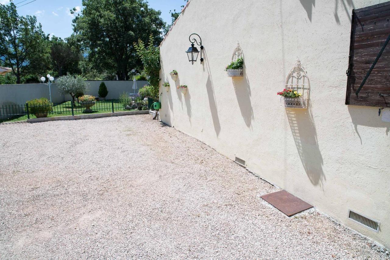 Mas Des Sentes Petit T1 Daire Nans-les-Pins Dış mekan fotoğraf