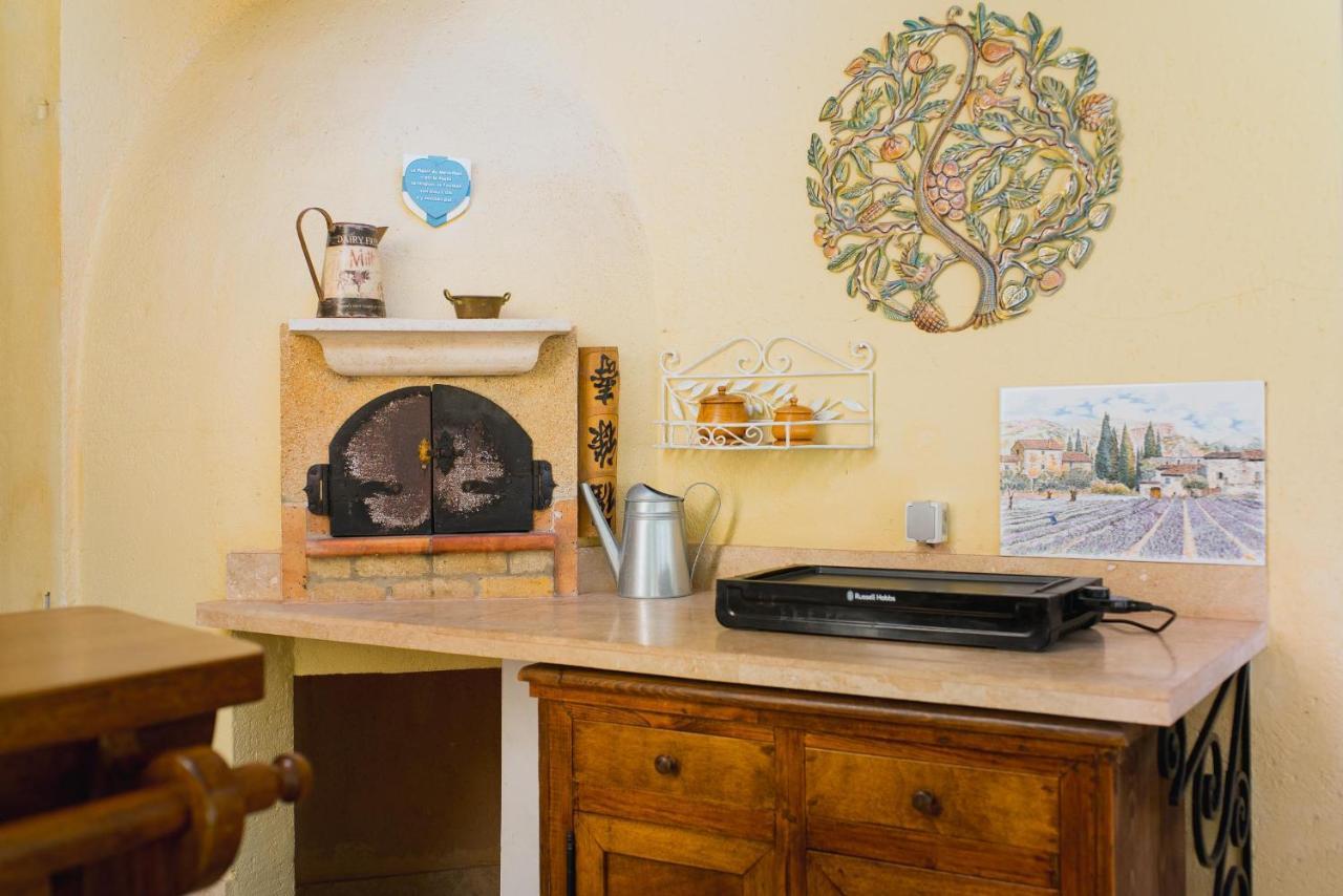 Mas Des Sentes Petit T1 Daire Nans-les-Pins Dış mekan fotoğraf